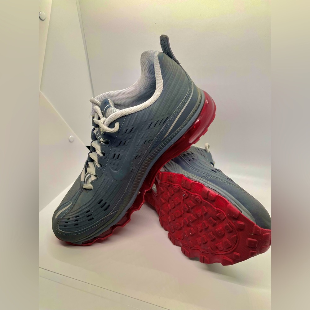 Men’s Nike Air Max 2016 Size 8 Dark Grey Sail University Red